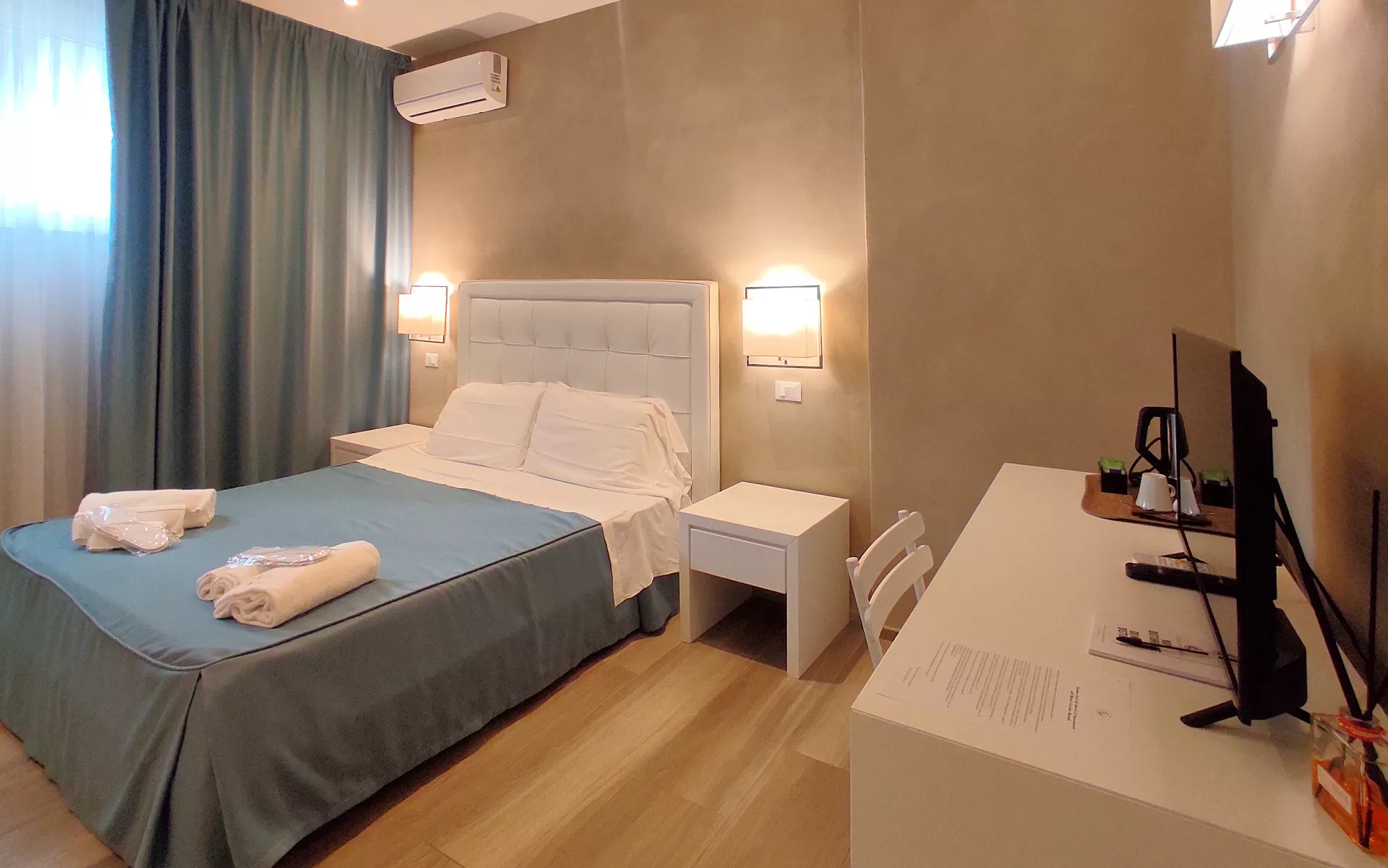 Camera al piano terra all’Hotel Cecina Beach – foto 7 di 13