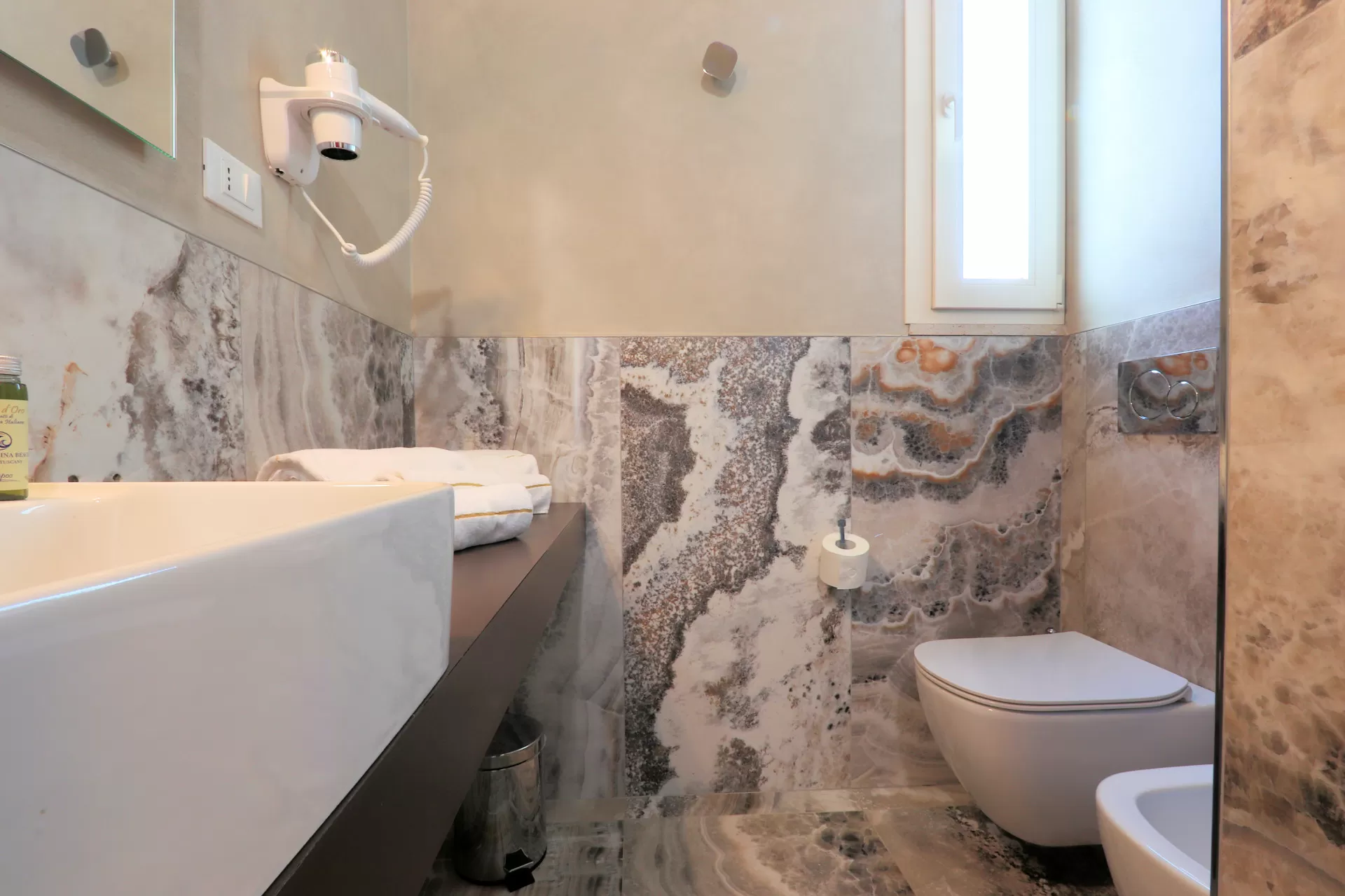 Camera doppia con terrazza privata all’Hotel Cecina Beach – foto 5 di 12